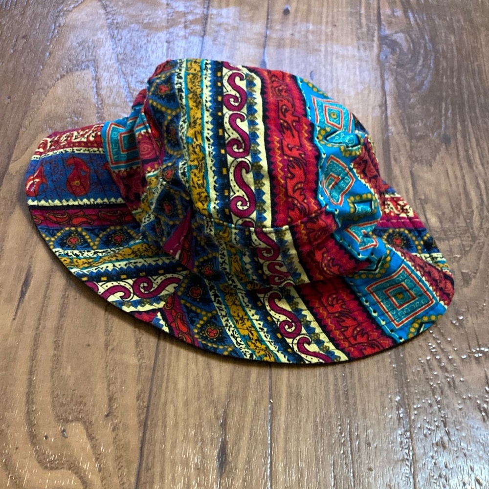 Bucket hat